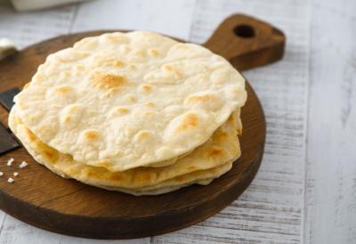 Starinske lepinjice od 3 sastojka: Bez kvasca i čekanja, gotove za 20 minuta – savršene za doručak, večeru i dane posta