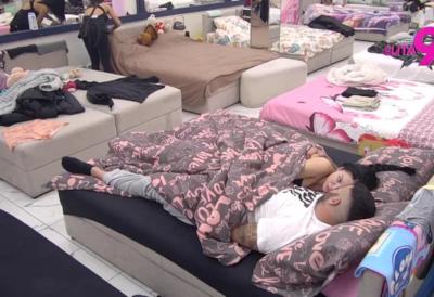 Već "pucaju": Ljubomorna Maja napala Asmina zbog pogleda i žestoko zapretila - ovo će ga u narednih 15 dana baš zaboleti