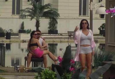 Pršti na sve strane od ranog jutra: Evo šta su Asmin i Maja uradili tek probuđenoj Staniji, ona ostala u potpunom šoku