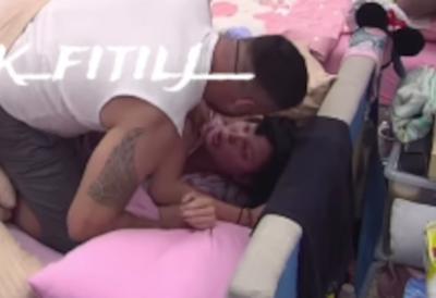 (VIDEO) Asmin bukvalno davi Maju na Pinku: Zario ruke u njen vrat, takmičari preplašeni trče da joj pomognu