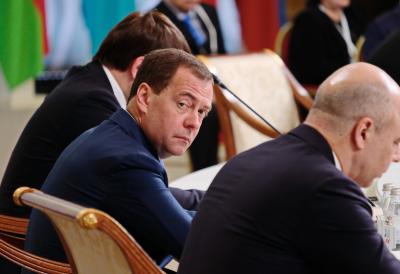 MEDVEDEV POTVRDIO VUČIĆEVE REČI! Početak Trećeg svetskog rata je pitanje dana: "Sve fabrike dronova u Evropi su legitimne mete"