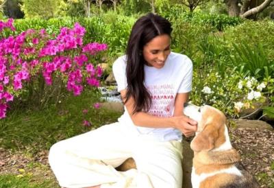 Megan Markl pokazala kako sa porodicom slavi Uskrs! Lilibet i Arči ukrašavaju jaja na drugom kraju sveta dok su Čarls i ostali članovi dinastije u Vindzoru