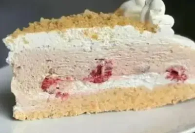 NAJBRŽA prolećna keks TORTA bez pečenja: bez kora, jaja i mleka, gotova za 10 minuta - savršen praznični kolač kao iz poslastičarnice