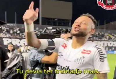 PALE TEŠKE REČI: Nejmar promašio zicer pa ušao u raspravu sa navijačima (VIDEO)