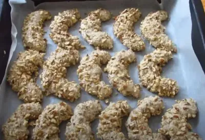 Starinski recept za ORASNICE - tradicionalni srpski kolač od samo 3 sastojka: Sitni kolačići od oraha koji se tope u ustima