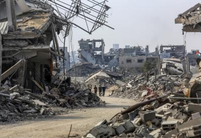 U vazdušnom napadu u Gazi najmanje četvoro mrtvih: Među njima i dete, izraelski udar na policijsko vozilo ostavio za sobom snažnu eksploziju