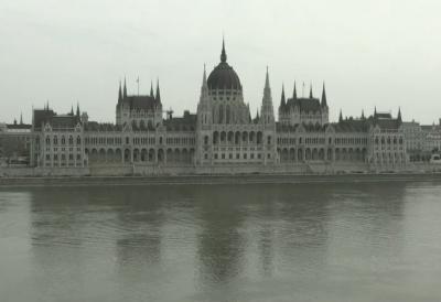 Martin (31) mesec dana pešačio do Budimpešte: Hodao šumskim stazama a pre spavanja vikao da ''obeleži teritoriju'' - ovo su dva scenarija za njega nakon izbora