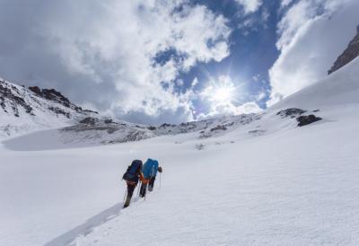 Vodiči trovali planinare kako bi naplatili paprena spašavanja: Ogroman skandal trese Mont Everest, otkiven čitav lanac spletki umešane i bolnice