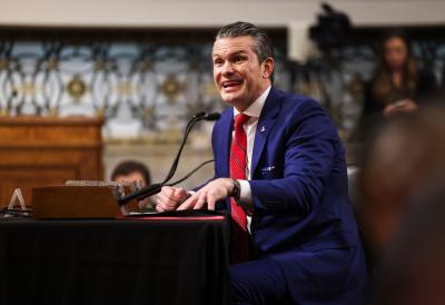 Trampov ministar odbrane "prdnuo" tokom konferencije: Želeo da kaže nešto o ratu u Iranu, pa mu se omaklo (VIDEO)