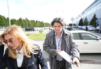 Kemiš sa ćerkom stigao na snimanje, ponovo menja suprugu Zoricu: Harmonikaš ne skida ozbiljan izraz s lica