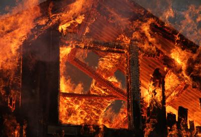 Stravična tragedija: Majka i šestoro dece izgoreli u porodičnom domu nakon jezive eksplozije - ''Nije bilo spasa, sve je planulo neverovatno brzo''