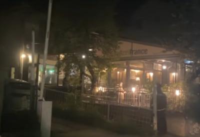 Prvi snimci nakon pucnjave u restoranu: Opsadno stanje u Sarajevu, ranjene dve osobe - napadač dobro poznat policiji (VIDEO)