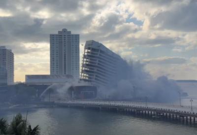 (VIDEO) Luksuzni hotel sravljen sa zemljom za manje od 20 sekundi: Zgrada od 23 sprata nestala pred očima posmatrača, dramatični prizori iz Majamija