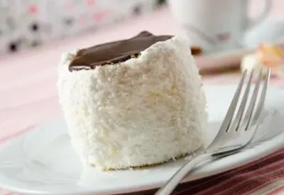 RUSKE KAPE (ŠUBARICE) KOJE SE TOPE U USTIMA: Kremaste, pune kokosa i čokolade – starinski recept koji uvek uspeva i nestaje sa stola za čas