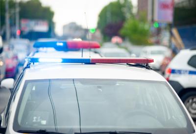 Ova lokacija u Beogradu u totalnom kolapsu: Prevrnuo se automobil, stvaraju se ogromne gužve