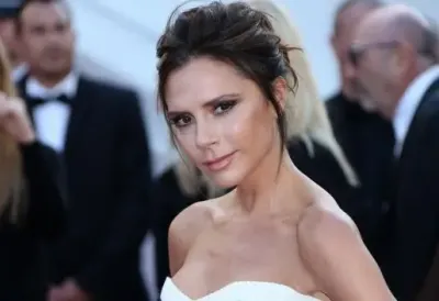 Ma kakva Viktorija Bekam! Ova mama pokazala šta znači ukrasti šou na venčanju