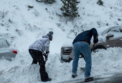 Drama u durmitorskom selu: Meštanin povređen u borbi sa zamkama krivolovaca, spasavanje otežano snežnim nanosima