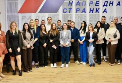 Unija mladih GrO SNS Niš razgovarala sa građanima opštine Medijana: ''Primetno je nezadovoljstvo među ljudima jer rukovodstvo opštine na čelu sa Milićevim Mladenom Đurićem ne radi apsolutno ništa''