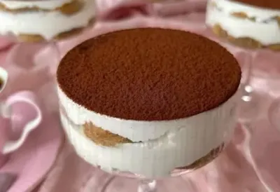 Tiramisu U ČAŠI bez jaja - brz i kremast desert od par sastojaka: Gotov za 10 minuta, a ukus kao iz najbolje poslastičarnice