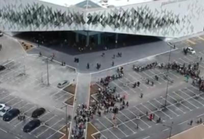 Nova DOJAVA O BOMBI u Srbiji: Evakuisan još jedan tržni centar - policija na terenu