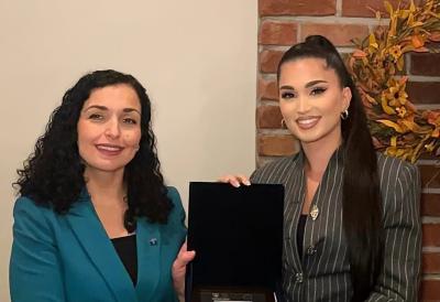 "Poreklom sam iz albanskog grada u Crnoj Gori" Pevačica izazvala gnev javnosti, a zatim je odlikovala Vjosa Osmani