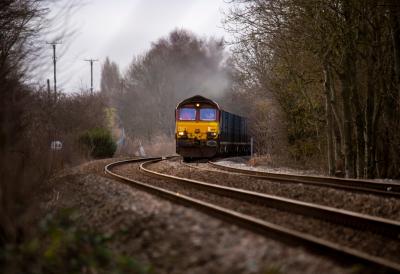 Užas u komšiluku: Muškarcu voz prešao preko noge, hitno hospitalizovan - pokušao da se ukrca u pokretu pa nastao haos