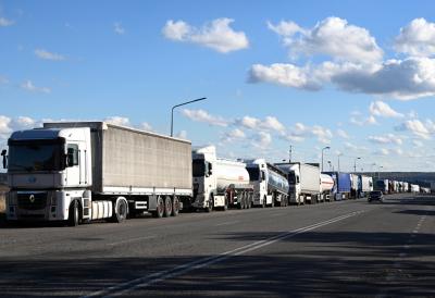 Počela blokada graničnih prelaza: Međunarodni prevoznici nezadovoljni strogim pravilima EU, prinuđeni četvrti put da protestuju - evo koji prelaz jedino nije obuhvaćen ovim merama