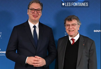 Predsednik Vučić se sastao sa Monbrijalom u Šantiliju