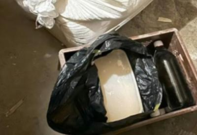 U prestonici za dlaku izbegnuta katastrofa: Dvojica mešali opasne supstance u "laboratoriji za otrove" pa za jedan miligram više mogli da naprave razornu eksploziju - specijalci ''Kobri'' reagovali