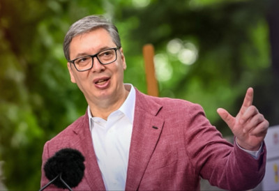 Oglasio se Vučić i poslao udarnu poruku građanima Srbije: "Ja se borim za našu Srbiju i narod, za nove investicije i Srbiju koja pobeđuje" (FOTO)