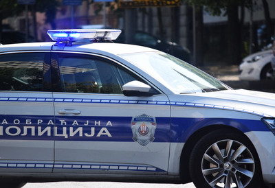 (FOTO) Isplivali detalji ubistva u Kumodražu! Kamera snimila trenutak likvidacije: Nakon pozdrava napadač potegao oružje i pucao žrtvi u leđa!