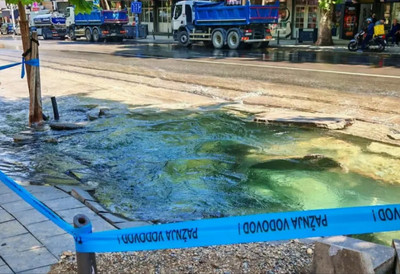 Saniran kvar na cevi kod Mašinskog fakulteta - Potrošačima stigla voda, sledi čišćenje tramvajskih šina