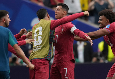 "O Bože, o Bože..." Komentator KAO U TRANSU urlao nakon Ronaldovog ulaska u istoriju - Još jedan MAJSTOR svog zanata oduševio planetu (VIDEO)