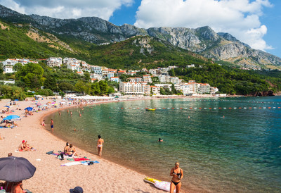 Da li je more bezbedno za kupanje? Objavljeni rezultati analiza morske vode u Crnoj Gori