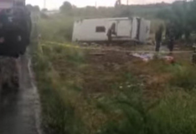 (VIDEO) Prevrnuo se turistički autobus, ima mrtvih: Hitne službe odmah upućene na mesto nesreće, najmanje 16 povređenih - potersni prizori sa lica mesta