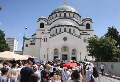 Poznata Srpkinja se onesvestila u redu za celivanje Pojasa Presvete Bogorodice - evo koliko je sati čekala