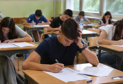 "Matematika nije bila teška, ali nas je jedan zadatak baš namučio" Osmaci otkrili šta im je bilo najteže na maloj maturi