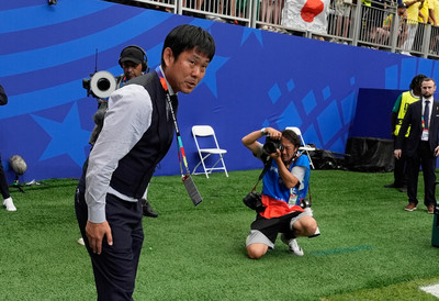 DOŽIVELI SU BOLAN PORAZ NA SVETSKOM PRVENSTVU: Selektor Japana slomljen, ali ponosan