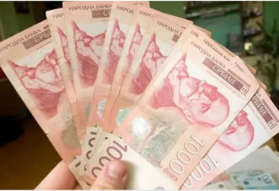 Budući srednjoškolci dobijaju 5.000 dinara mesečno: Pravo na pomoć imaju učenici ovih smerova