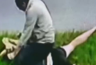 (VIDEO) Horor scena ispred crkve: Pastor brutalno pretukao mladića, usledile jezive pretnje "Polomiću ti vrat!" - svemu prethodile stravične reči mladića