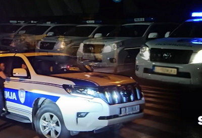 Prošao na crveno, udario devojku, pa bežao pešice: Filmska potera u Beogradu, policija uhapsila mladića (24) za kojim je raspisano 15 potraga