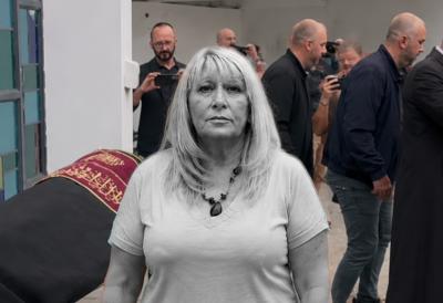 Kršenje muslimanske tradicije ili ne? Pevačica došla na dženazu supruge Halida Bešlića, a evo šta pravila nalažu