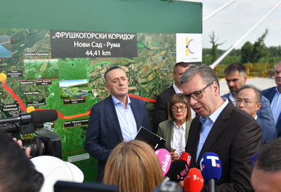 Vučić na spajanju glavne mostovske konstrukcije u okviru Fruškogorskog koridora: Dobićemo prelep most, ovo su ogromni koraci napred u budućnost