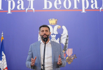Šapić uručio nagrade učenicima generacije