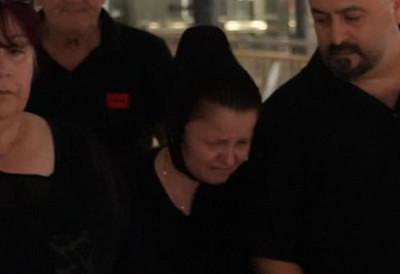 Udovica Andrije Bajića očajna: Pridržavaju je da ne posrne od tuge i bola - Ovo dvoje ljudi konstantno uz nju