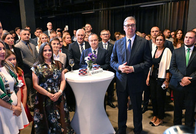 PREDSEDNIK VUČIĆ NA SVEČANOSTI U AMBASADI SAD: Svečani prijem povodom 250 godina američke nezavisnosti