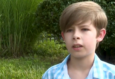 (VIDEO) "Nije bilo šanse da dozvolim da umre": Dečak (11) bez razmišljanja skočio u bazen i spasao muškarca koji se davio - ostali samo nemo posmatrali dramu