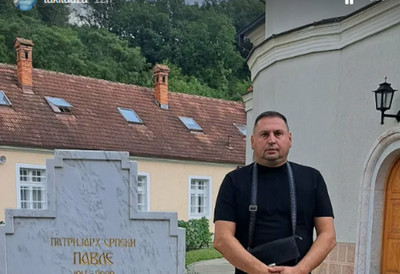 Sedam dana pred finale "Elite" Taki se oglasio sa svetog mesta: Posetio grob patrijarha Pavla i uputio jake reči - "Mojoj Maji..."