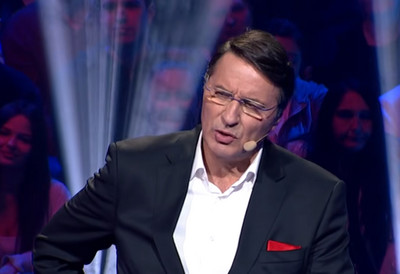 Jovan Memedović se usred emisije požalio na ozbiljan zdravstveni problem: "Imam nesnosne bolove" Pomoć potražio od takmičarke