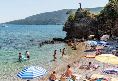 "Čuvajte se, jer dolazi i u plićak!" Otrovna riba ponovo viđena na Jadranu: Njen ubod može da izazove ozbiljne bolove - evo šta treba da uradite ako dođe do kontakta
